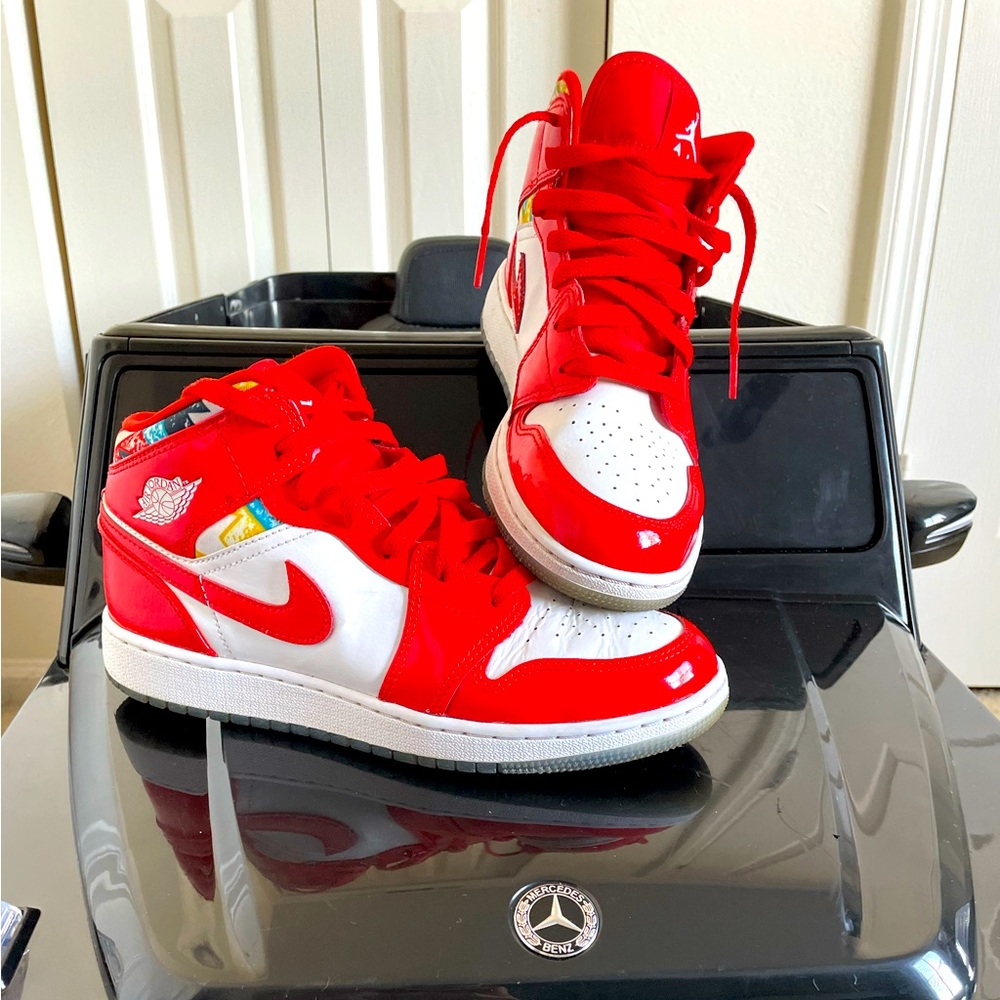 6Y Air Jordan Mid 1